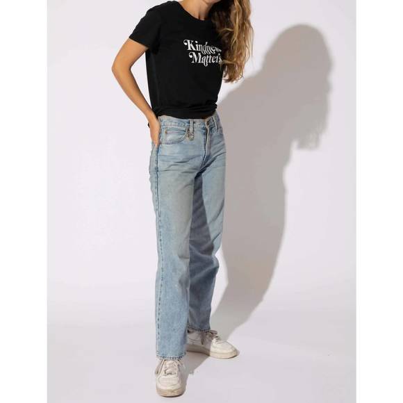 NEW SUBURBAN RIOT kindness matters classic tee in black - Picture 3 of 3